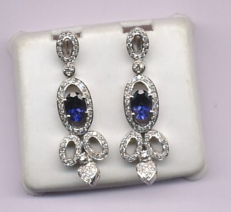 Beautiful 18 Kt Gold  Natural Diamond Earing